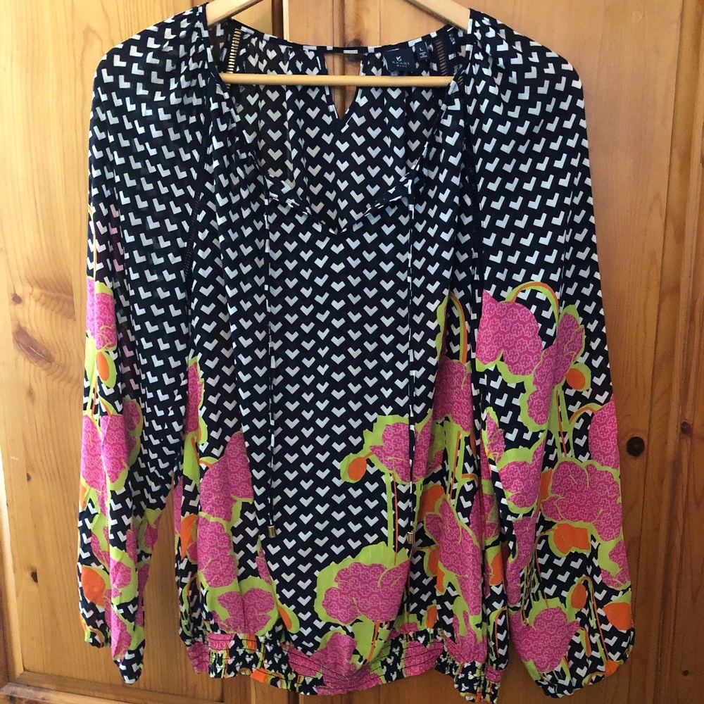 Like new - Cute navy multi-colored blouse/ worn once